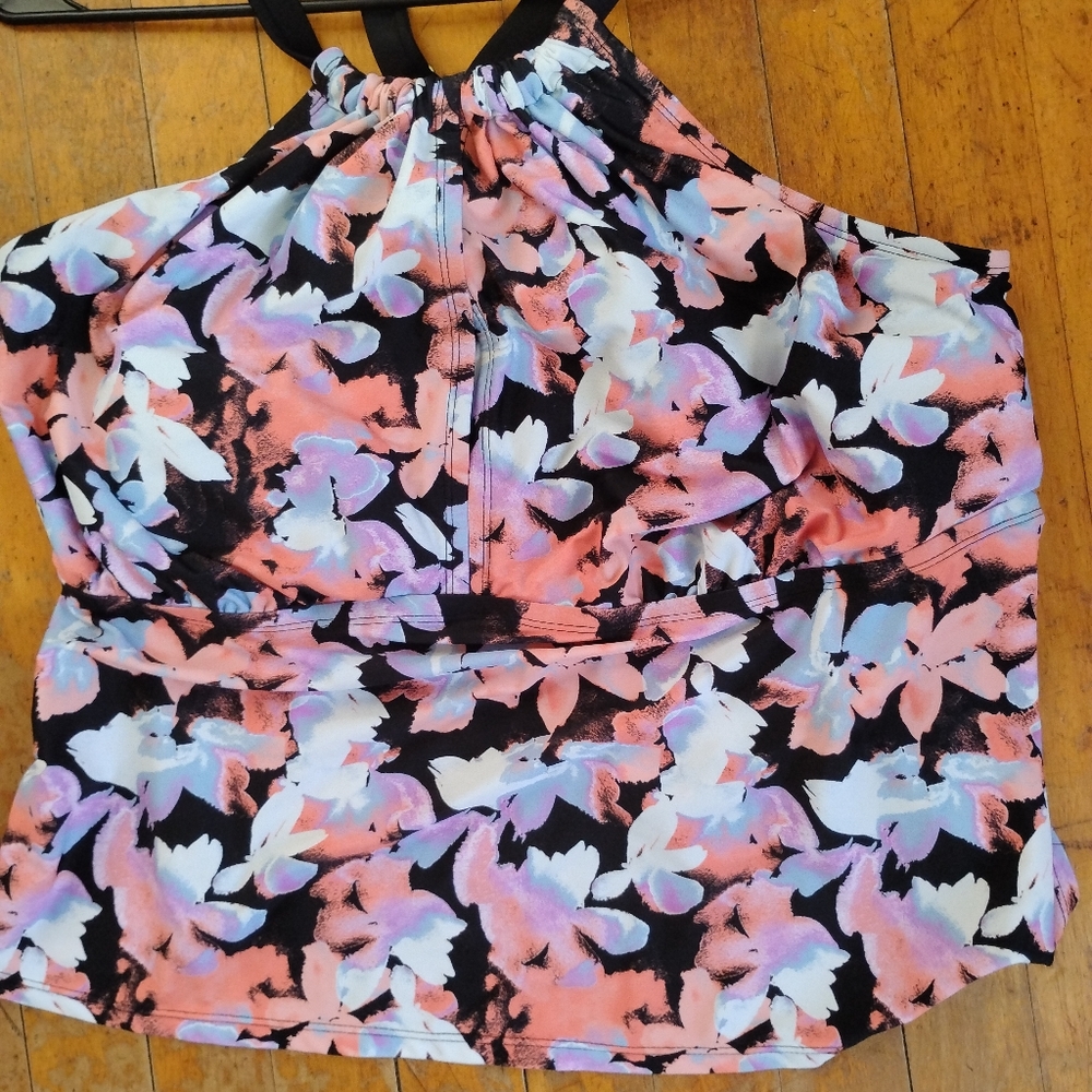 Swim top with built in bra 3x